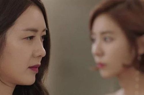 Cuộc đối đầu giữa tôi và người yêu cũ của chồng khiến không ít người chứng kiến phải nín thở vì sự căng thẳng