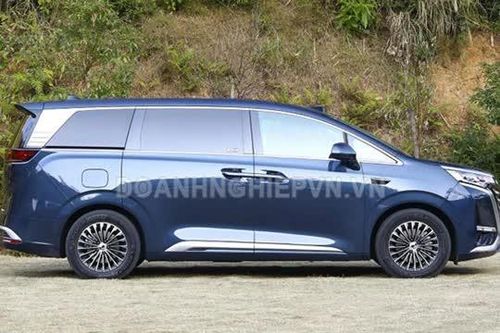 Xe MPV 'trên cơ' Toyota Alphard, giá hơn 1,1 tỷ đồng