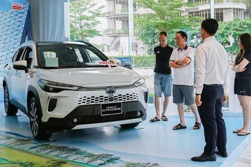 Nhiều mẫu ô tô nhập khẩu khan hàng