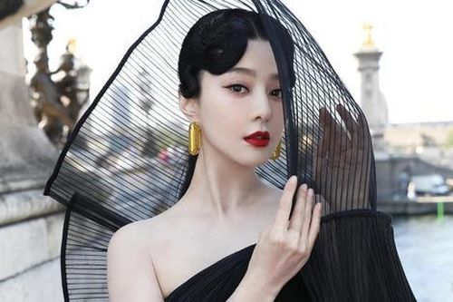 Phía sau nhan sắc 'không tuổi' của Phạm Băng Băng