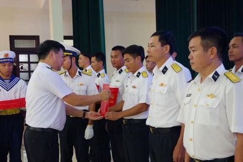 Điều động, bổ nhiệm hơn 300 sĩ quan Vùng 4 Hải quân