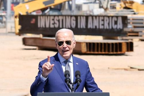 Sắp rời Nhà Trắng, ông Biden vẫn siết xuất khẩu công nghệ chip và AI qua quốc gia thứ ba cho Trung Quốc