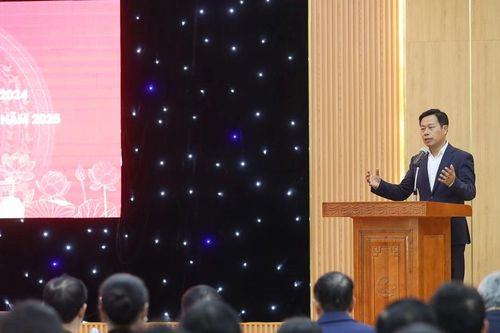 Đại học Quốc gia Hà Nội ưu tiên đầu tư nhóm các nhà khoa học xuất sắc, phòng thí nghiệm trọng điểm