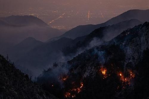 Hứng gió mạnh như bão, Los Angeles lại đứng trước nguy cơ biển lửa bao trùm