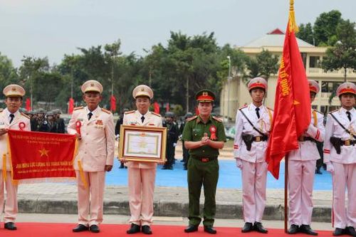Đoàn Cảnh sát đặc nhiệm số 2 đón nhận danh hiệu Anh hùng lực lượng vũ trang nhân dân