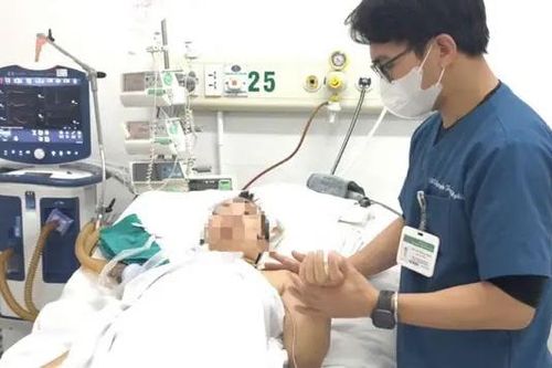 Bị liệt vì tiêm thuốc chữa đau vai gáy