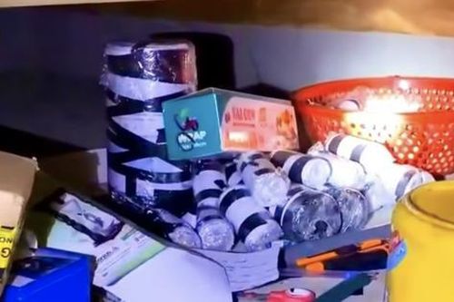 Phát hiện nhóm học sinh Hà Tĩnh tự chế 52 quả pháo tại nhà