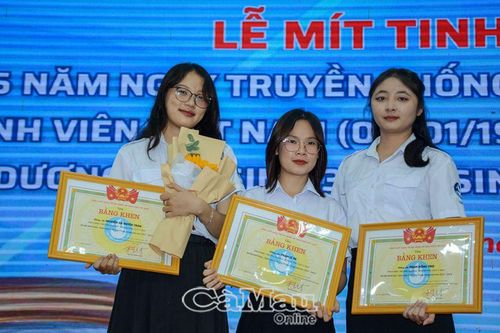 Vườn hoa 'Sinh viên 5 tốt'