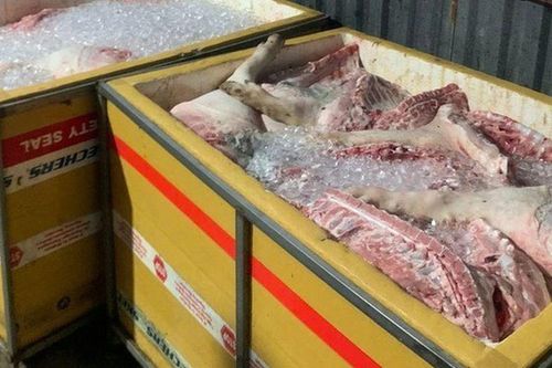 Rùng mình hàng tấn thịt lợn thối vận chuyển từ Hà Nội vào TPHCM để chế biến làm thực phẩm