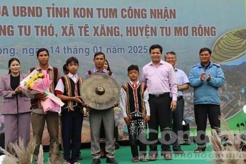 Hơn 550 triệu đồng từ đấu giá sâm Ngọc Linh để hỗ trợ người Xơ Đăng