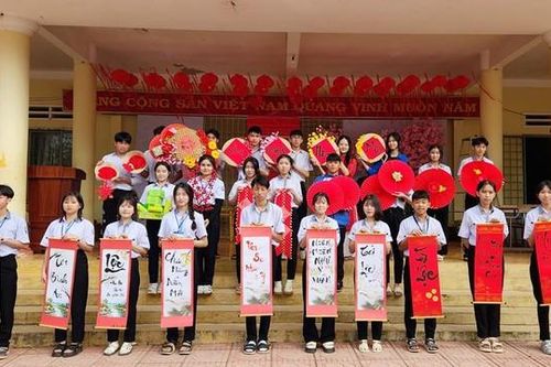 Các trường THPT tưng bừng tổ chức nhiều hoạt động văn hóa đón Tết cổ truyền