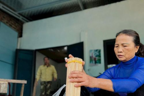 Mai một nghề vót đũa cau Nàng Rưng