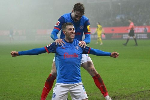 Đội áp chót tạo cơn địa chấn ở Bundesliga