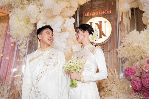 Doanh nhân Phạm Nhật Minh Hoàng và Phương Nhi lộ diện ở lễ ăn hỏi