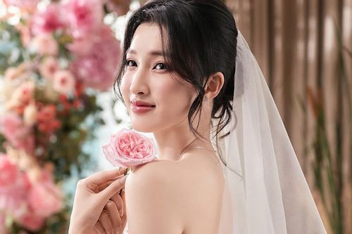 Cô dâu Phương Nhi lên xe hoa về nhà chồng