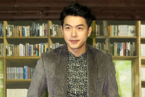 Lý Uy bị triệu tập