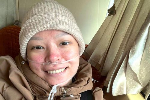Cô gái một mình đi chữa ung thư và hành động ấm lòng của nam phụ xe