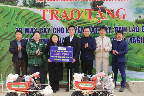 Tập đoàn Trường Tươi tặng 30 máy nông nghiệp giúp nông dân khôi phục sản xuất