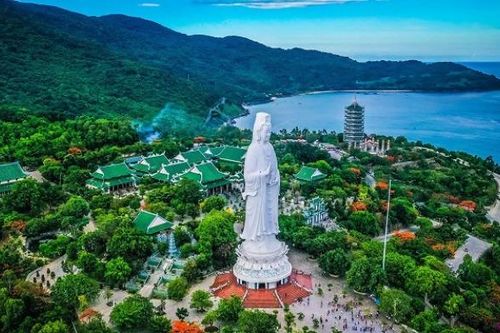 Top 10 điểm đến nội địa và quốc tế được du khách Việt Nam ưa chuộng nhất năm 2024