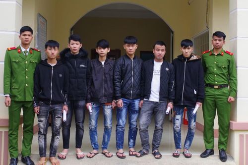 Khởi tố nhóm đối tượng đánh người