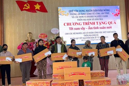 Phòng An ninh kinh tế, Công an tỉnh Đắk Nông tổ chức Chương trình 'Tết sum vầy - Ấm tình xuân mới'