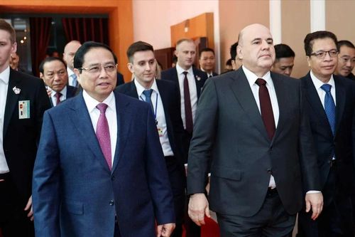 Thủ tướng Việt Nam và Nga dự chương trình biểu diễn nghệ thuật
