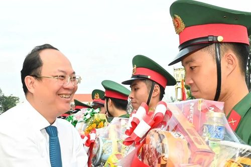 Bộ Tư lệnh TPHCM tiễn quân nhân hoàn thành nghĩa vụ quân sự năm 2025
