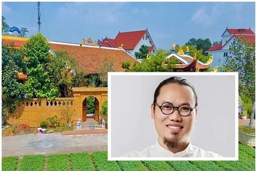 Việt phủ dát vàng của nam nghệ sĩ tự nhận 'làm thuê cho vợ'