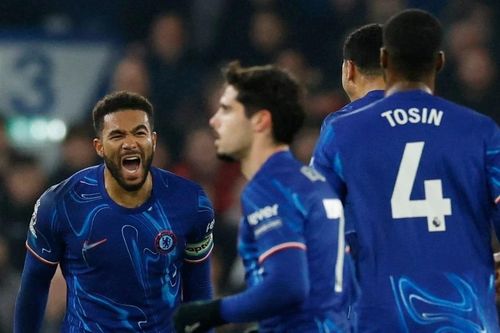 Chùm ảnh: Chelsea 'giật' điểm phút cuối trên sân nhà