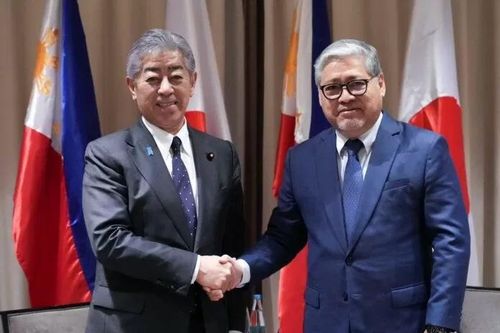 Ngoại trưởng Nhật Bản thăm Philippines, bày tỏ 'quan ngại' về tình hình Biển Đông