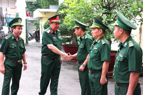 Bộ Quốc phòng kiểm tra công tác sẵn sàng chiến đấu tại BĐBP thành phố Hồ Chí Minh