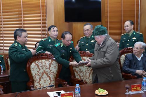 Gặp mặt, chúc Tết Thủ trưởng Bộ Tham mưu BĐBP đã nghỉ hưu khu vực phía Bắc