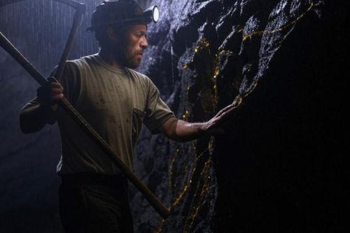 Nam Phi: Giải cứu 82 người sống sót, tìm thấy 36 thi thể trong mỏ vàng bỏ hoang