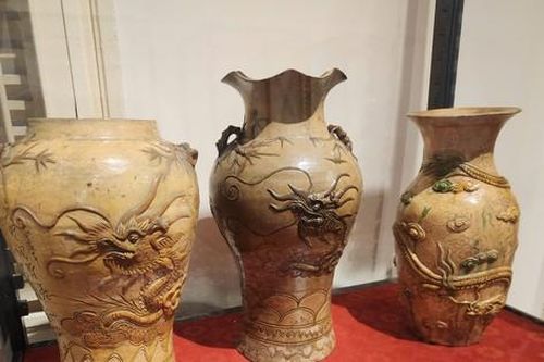 Hơn 150 cổ vật quý 'trình làng' ở TPHCM