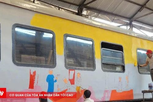 Trải nghiệm chuyến tàu chạy xuyên giao thừa Ất Tỵ
