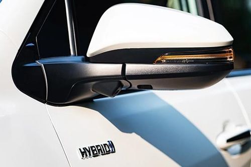 5 mẫu xe hybrid bán chạy nhất Việt Nam năm 2024: Toyota Innova Cross dẫn đầu