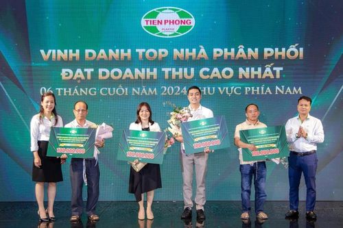 Nhựa Tiền Phong Phía Nam vinh danh các nhà phân phối xuất sắc năm 2024