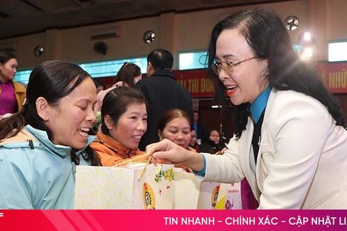 Người lao động đón 'Tết sum vầy - Xuân ơn Đảng' năm 2025
