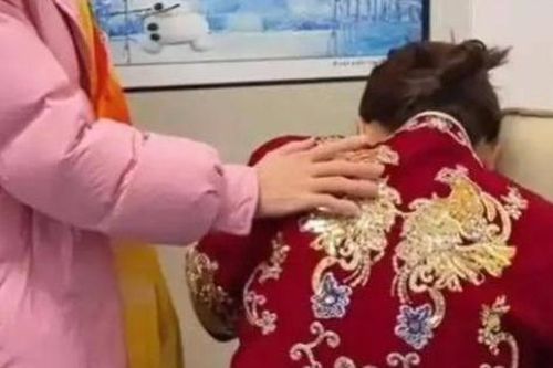 Sắp làm đám cưới, chú rể nói 1 câu khiến cô dâu òa khóc