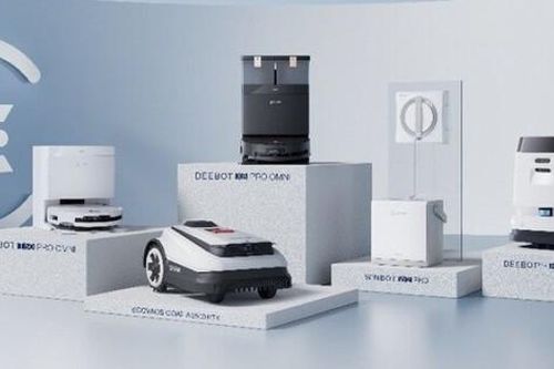 CES 2025: Xuất hiện robot hút bụi, lau nhà có khả năng tự vệ sinh