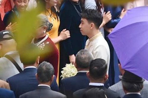 Bó hoa cưới đặc biệt với mức giá đắt đỏ xuất hiện trong lễ dạm ngõ Á hậu Phương Nhi