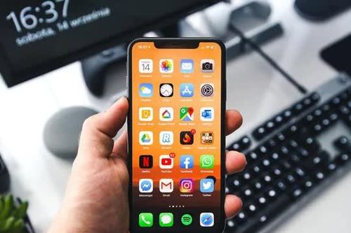 iPhone đẹp sang trọng, giá chưa đầy 5 triệu, đủ hot không kém iPhone mới