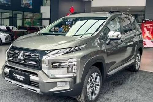 Giá lăn bánh Mitsubishi Xpander Cross giữa tháng 1/2025: Tưng bừng ưu đãi, đã rẻ còn có quà