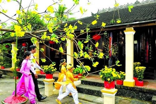Tết Ất Tỵ 2025: Tuổi nào xông đất tốt?