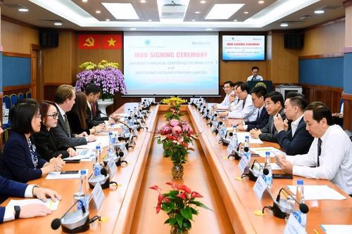 Bệnh viện Đại học Y Dược cùng Medtronic triển khai 23 chương trình đào tạo y khoa