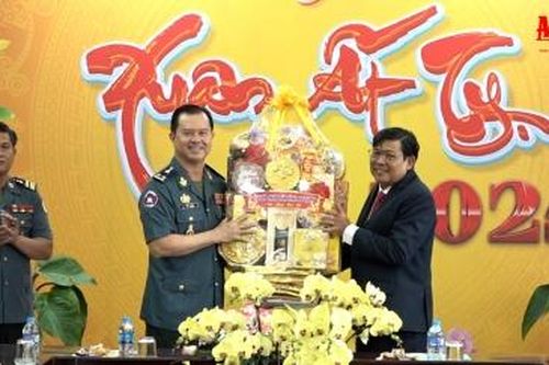 Bộ Tư lệnh Quân cảnh Hoàng gia Campuchia chúc Tết tỉnh An Giang
