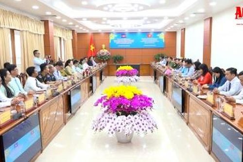Lãnh đạo tỉnh Kandal thăm, chúc Tết tỉnh An Giang