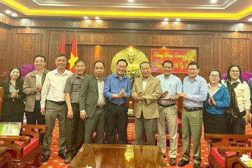 Phó Bí thư Thường trực Tỉnh ủy Châu Ngọc Tuấn tiếp lãnh đạo Tập đoàn Công nghiệp Cao su Việt Nam