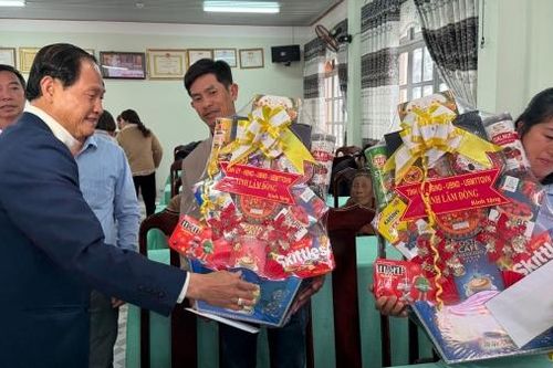Trưởng Ban Tổ chức Tỉnh ủy Nguyễn Trọng Ánh Đông thăm và chúc Tết tại huyện Đơn Dương