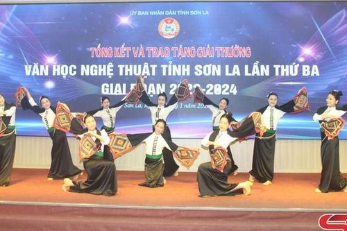 Phản ánh hiện thực cuộc sống sinh động